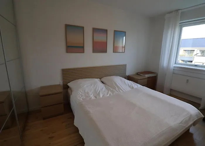 Apartment Cosy Near City, Beach, Metro & Airport