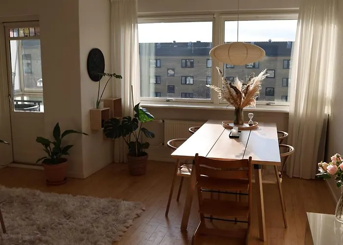 Cosy Near City, Beach, Metro & Airport *